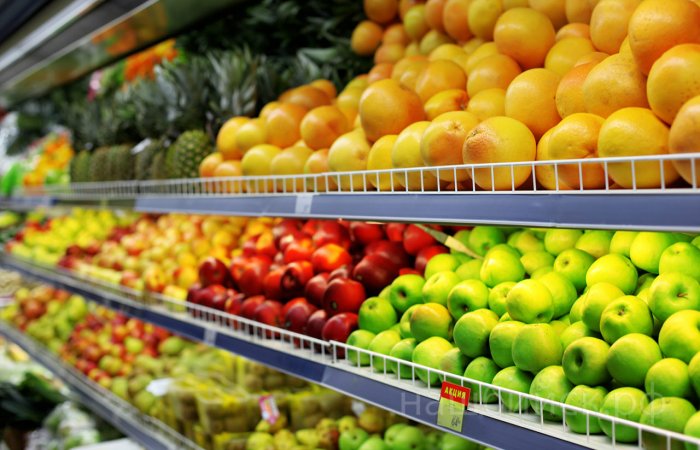 Дмитрий Медведев предложил снизить ставку НДС для фруктов и ягод